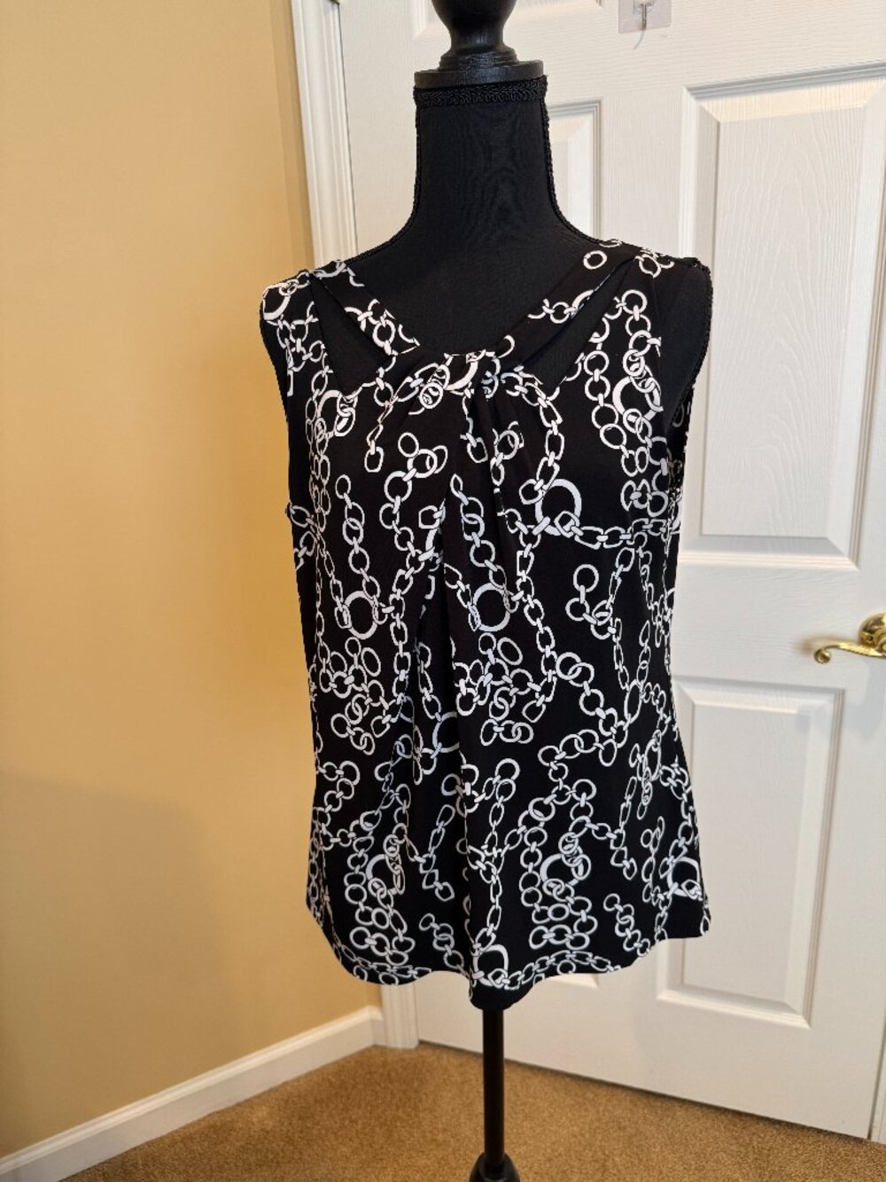 Nine West Sleeveless Top, Black with White Chain Pattern, M